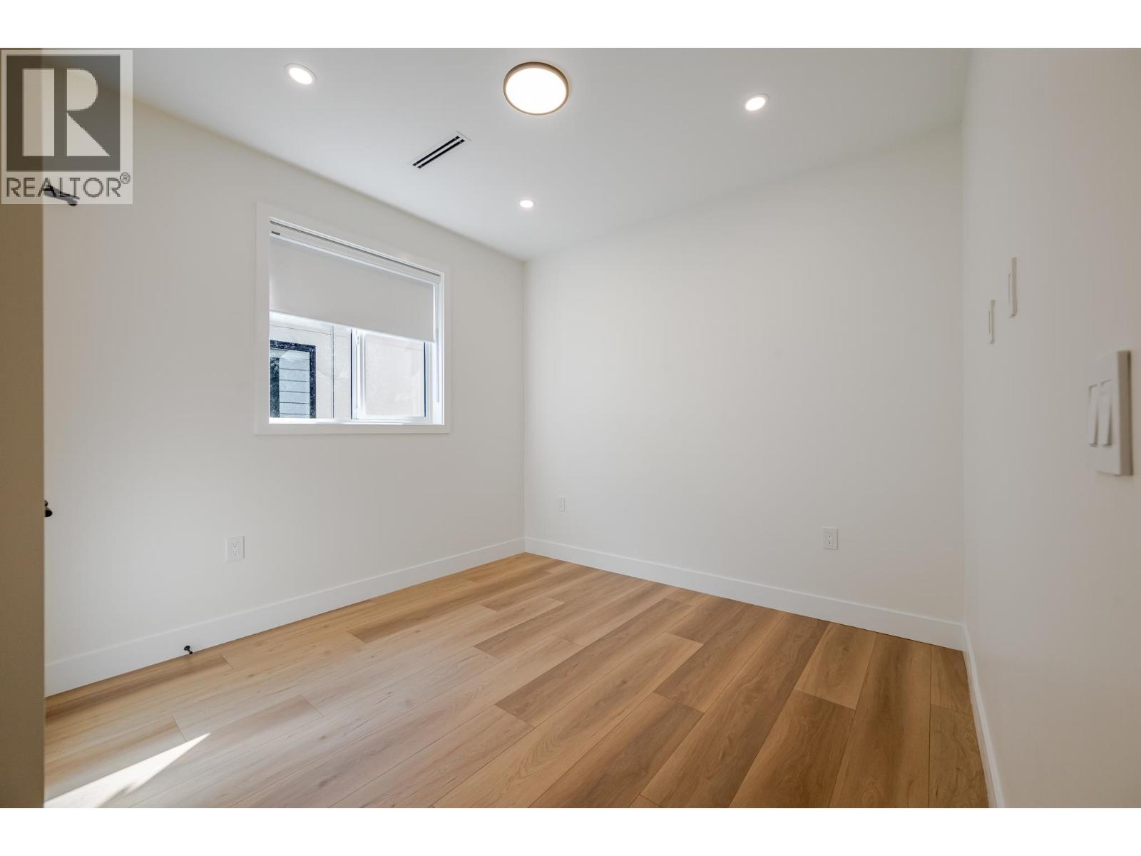 102 1759 Morgan Avenue Property Photo 28