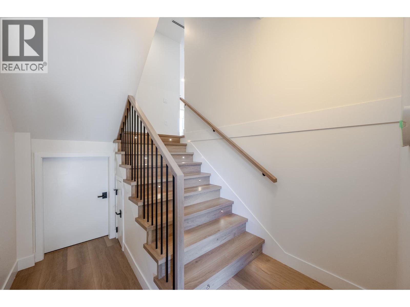 102 1759 Morgan Avenue Property Photo 32