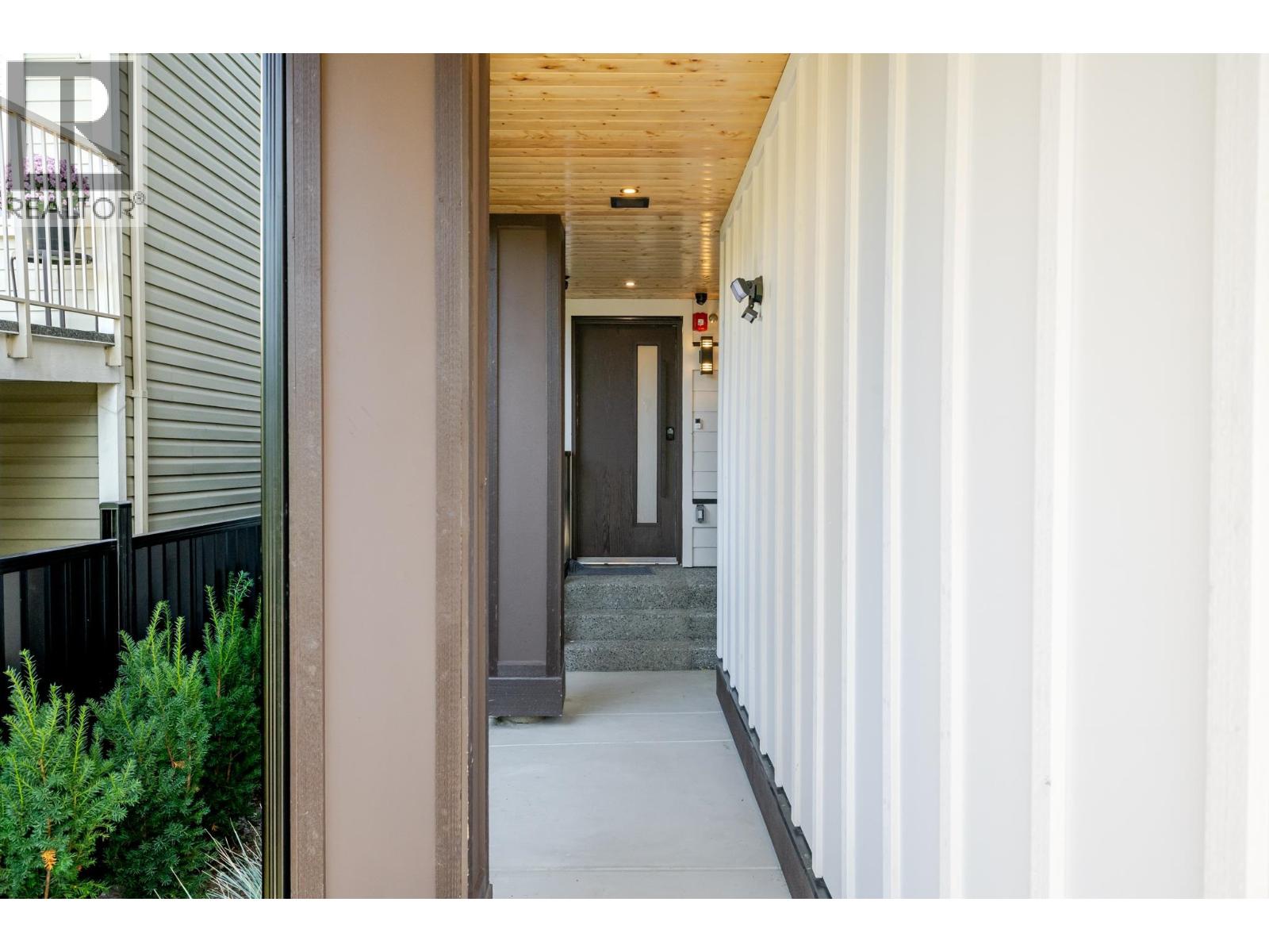 102 1759 Morgan Avenue Property Photo 34
