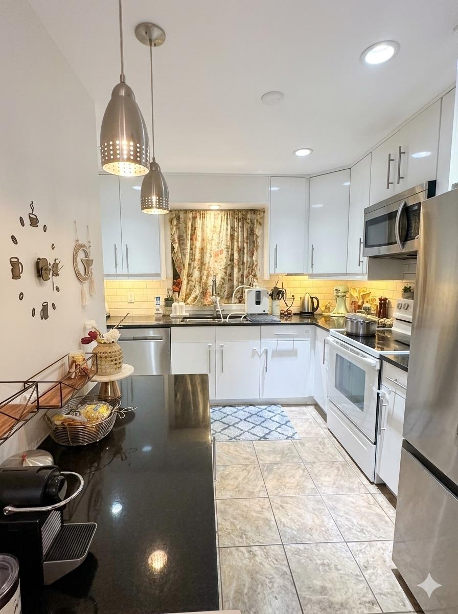 9377 Corbould Street #2 Property Photo 6