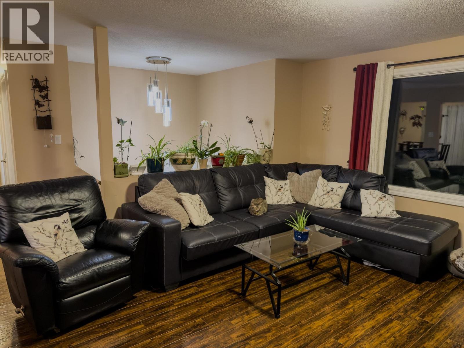 125 Lindsay Street Property Photo 8