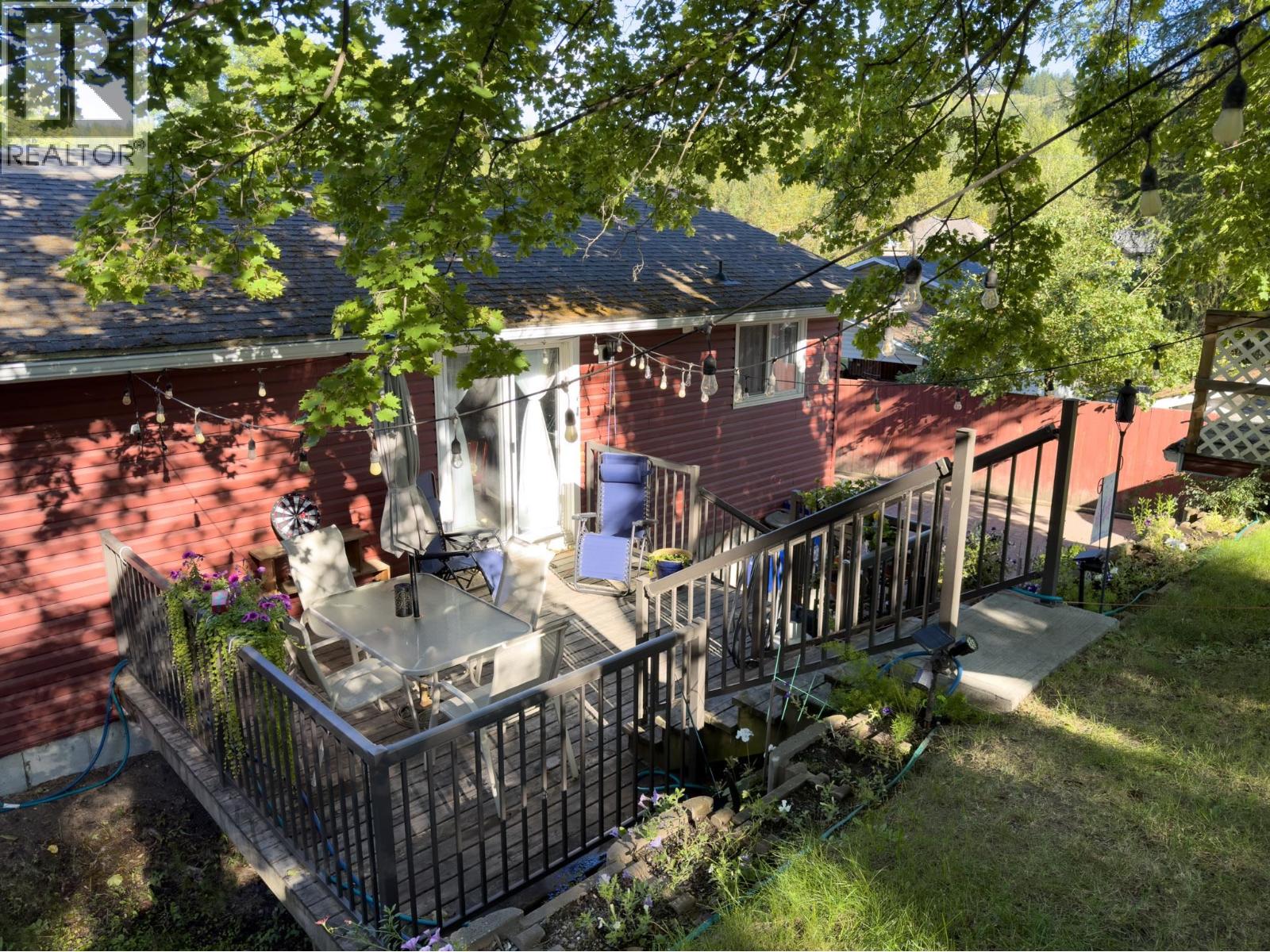 125 Lindsay Street Property Photo 24