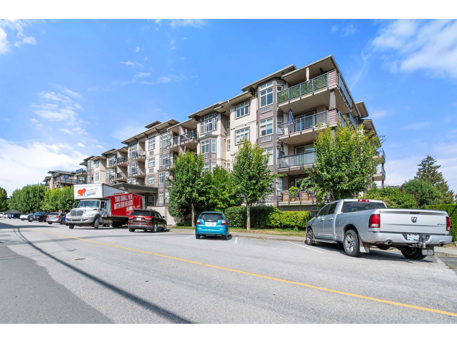 45893 CHESTERFIELD Avenue #401 Property Photo 1