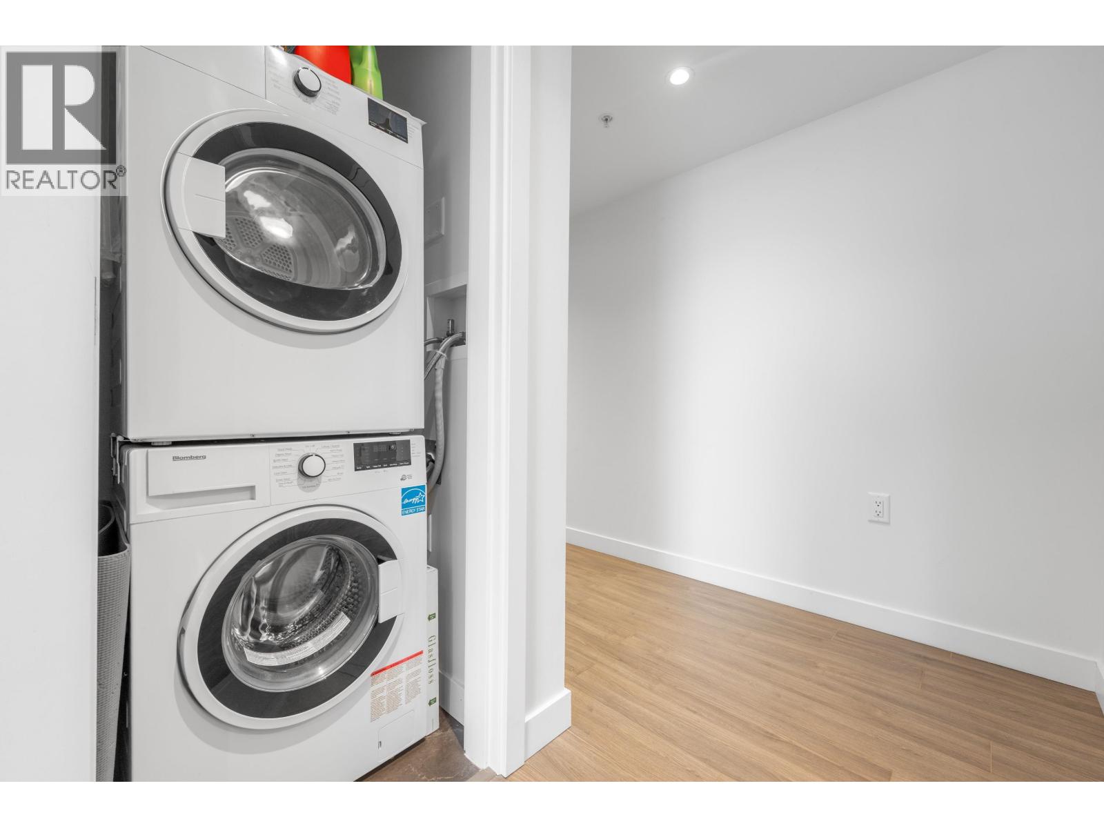 606 6699 Dunblane Avenue Property Photo 22