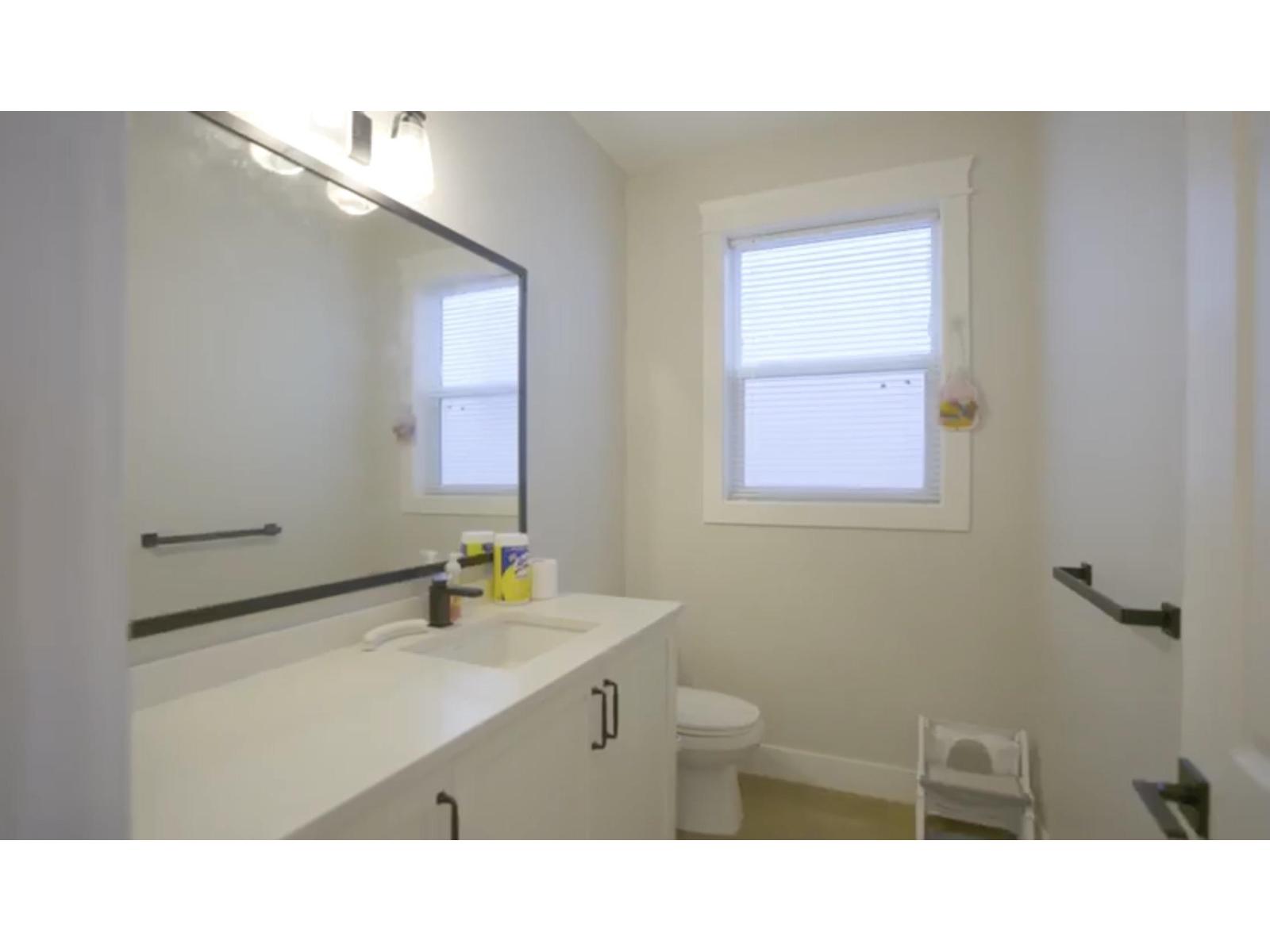 21 4217 Old Clayburn Road Property Photo 18