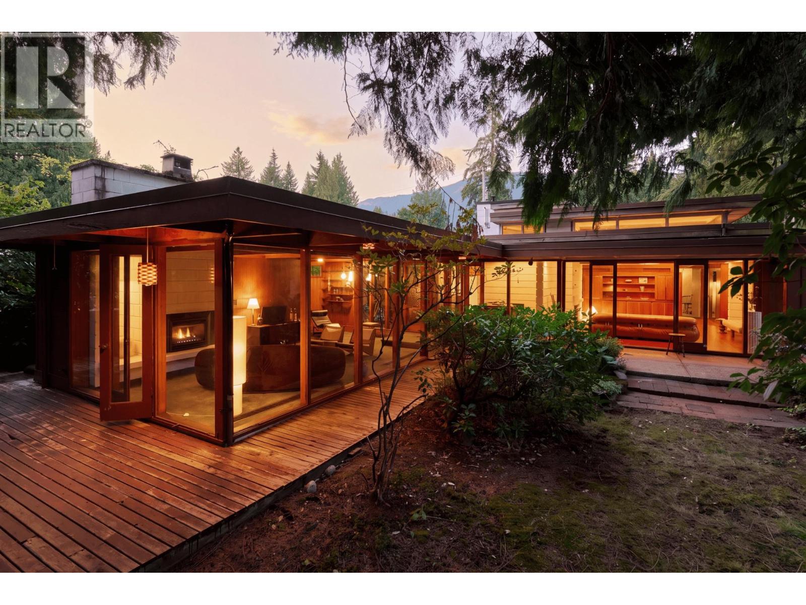 4065 SUNSET BOULEVARD Property Photo 1