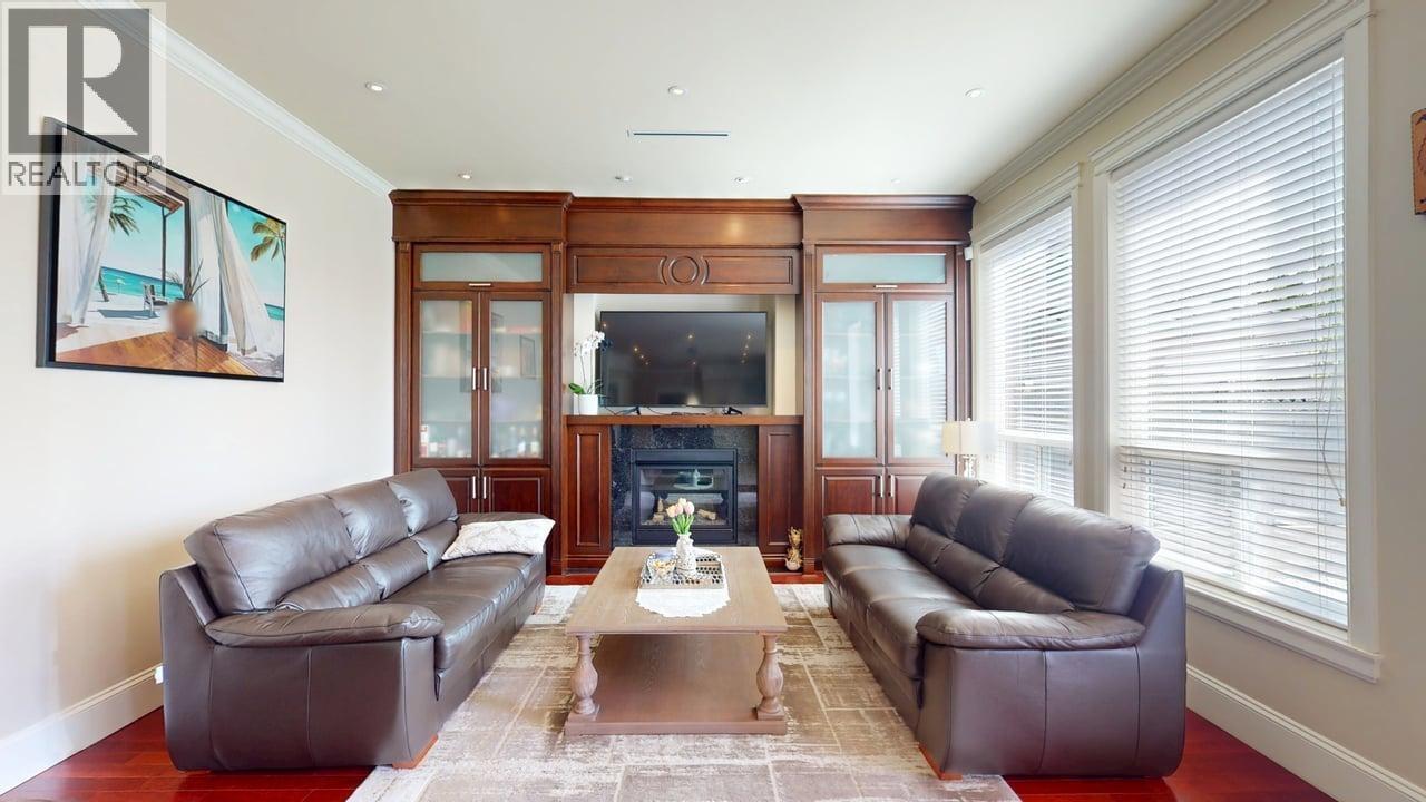1010 Edinburgh Street Property Photo 5