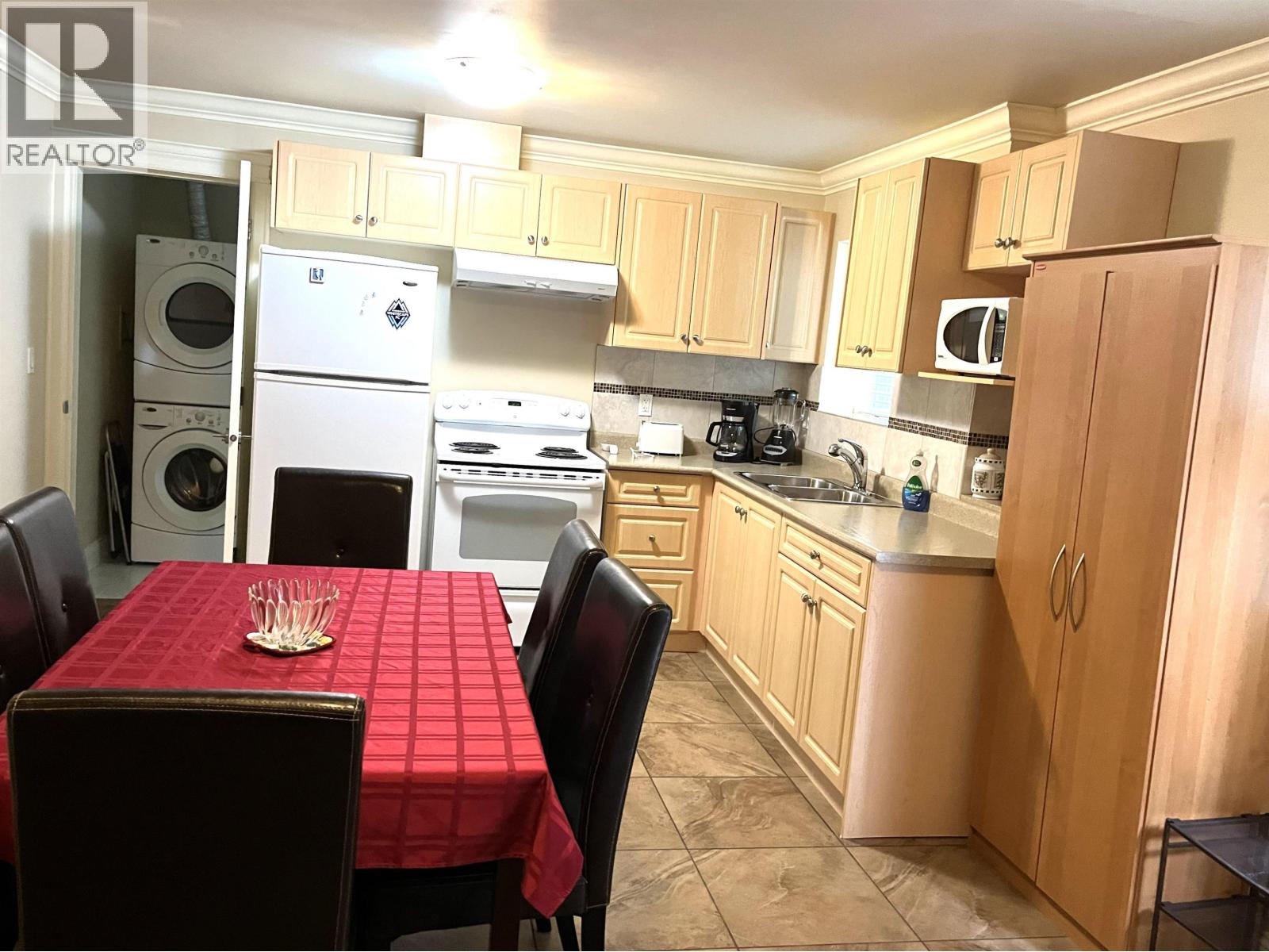 1010 Edinburgh Street Property Photo 38