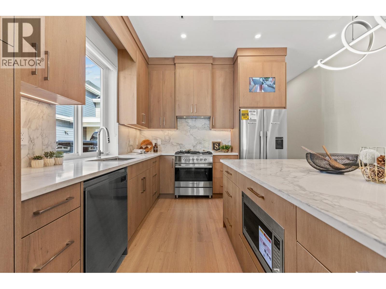 1 8811 Saunders Road Property Photo 12