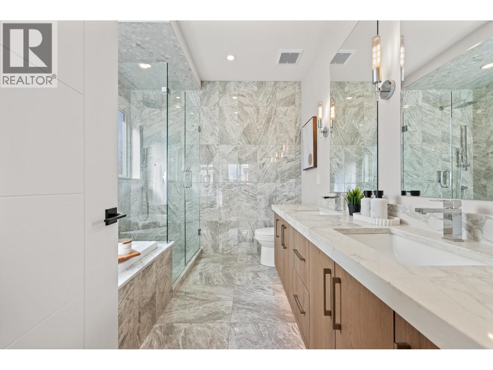 1 8811 Saunders Road Property Photo 17