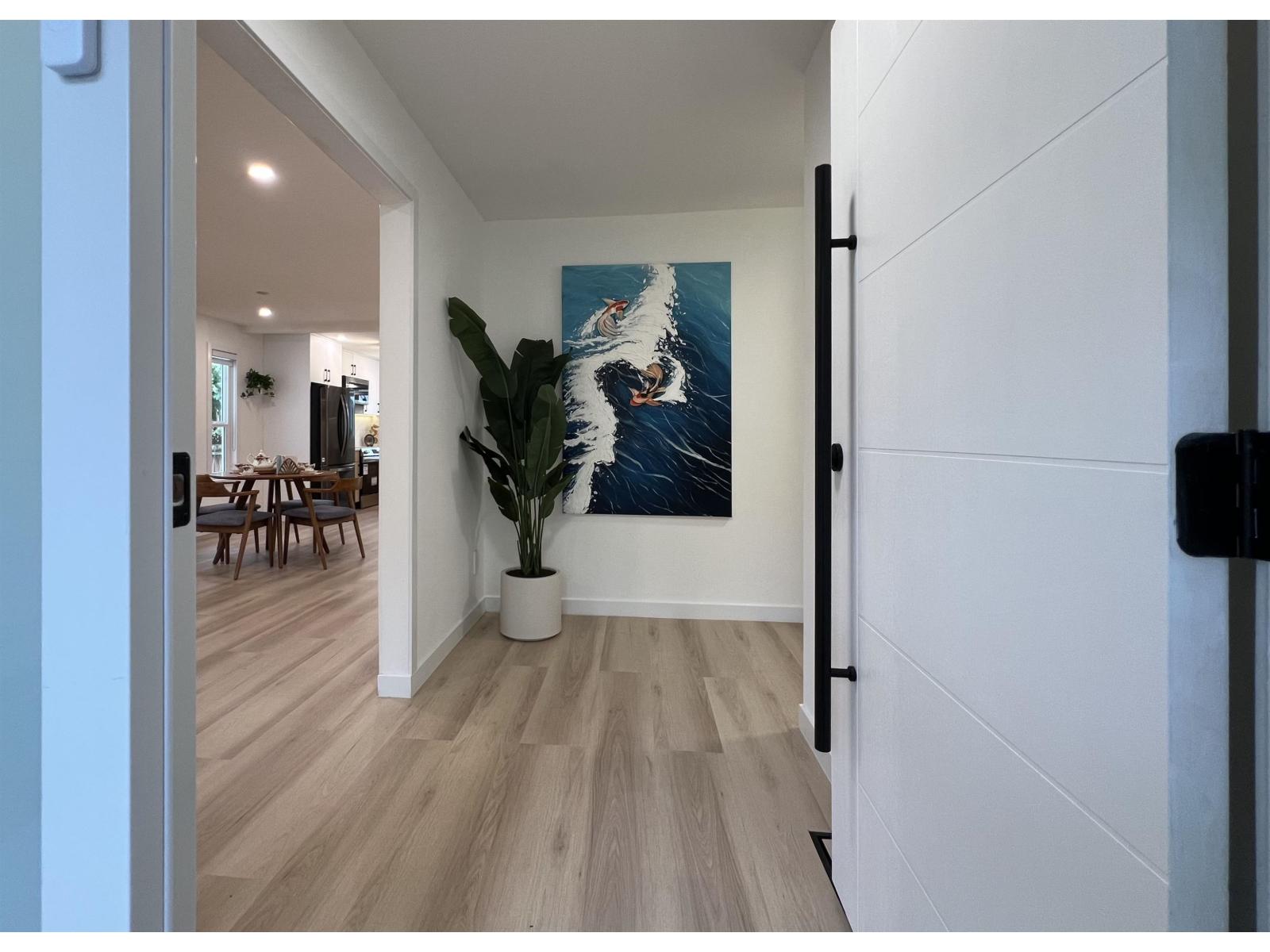 15092 19a Avenue Property Photo 5