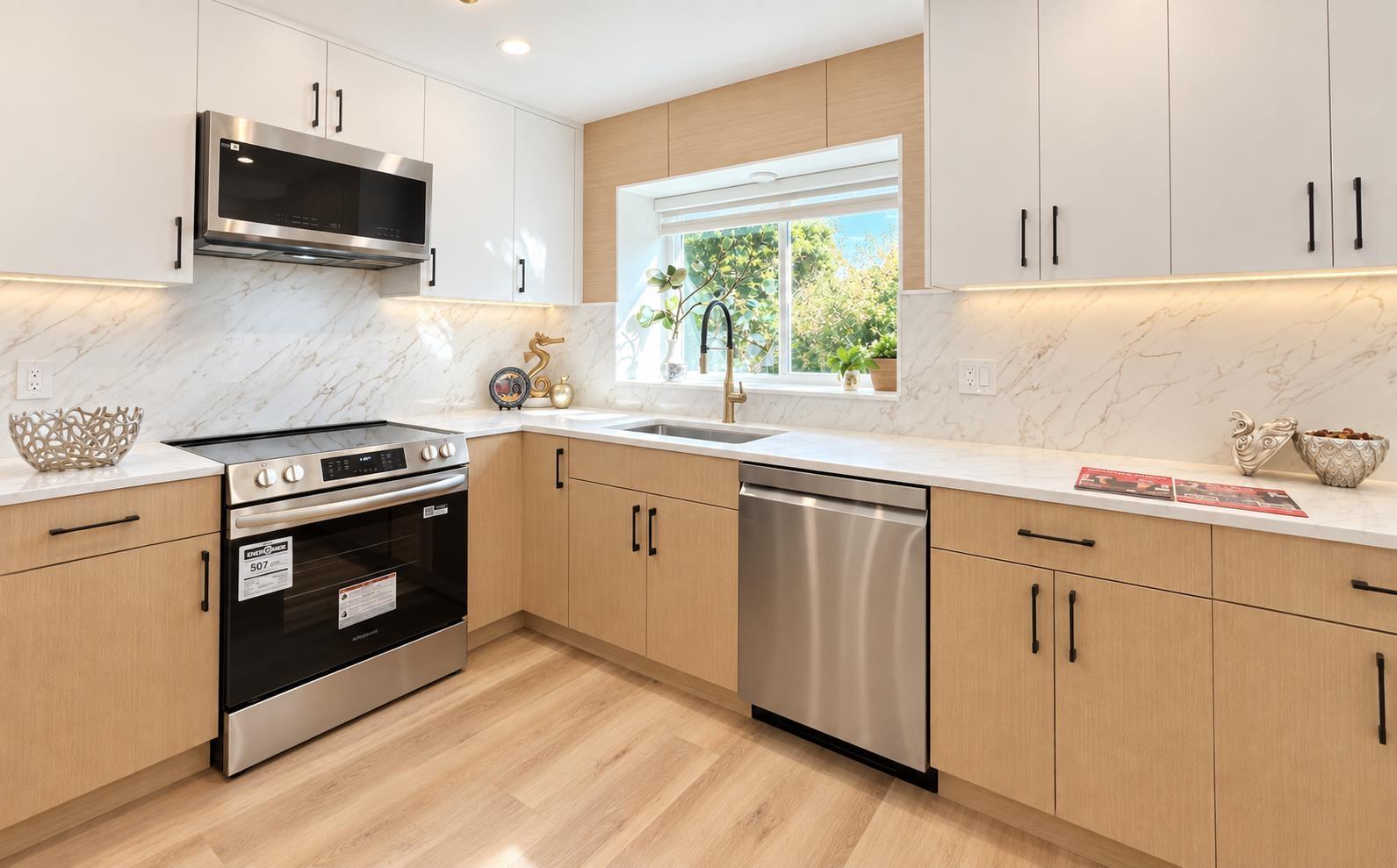 15092 19a Avenue Property Photo 9