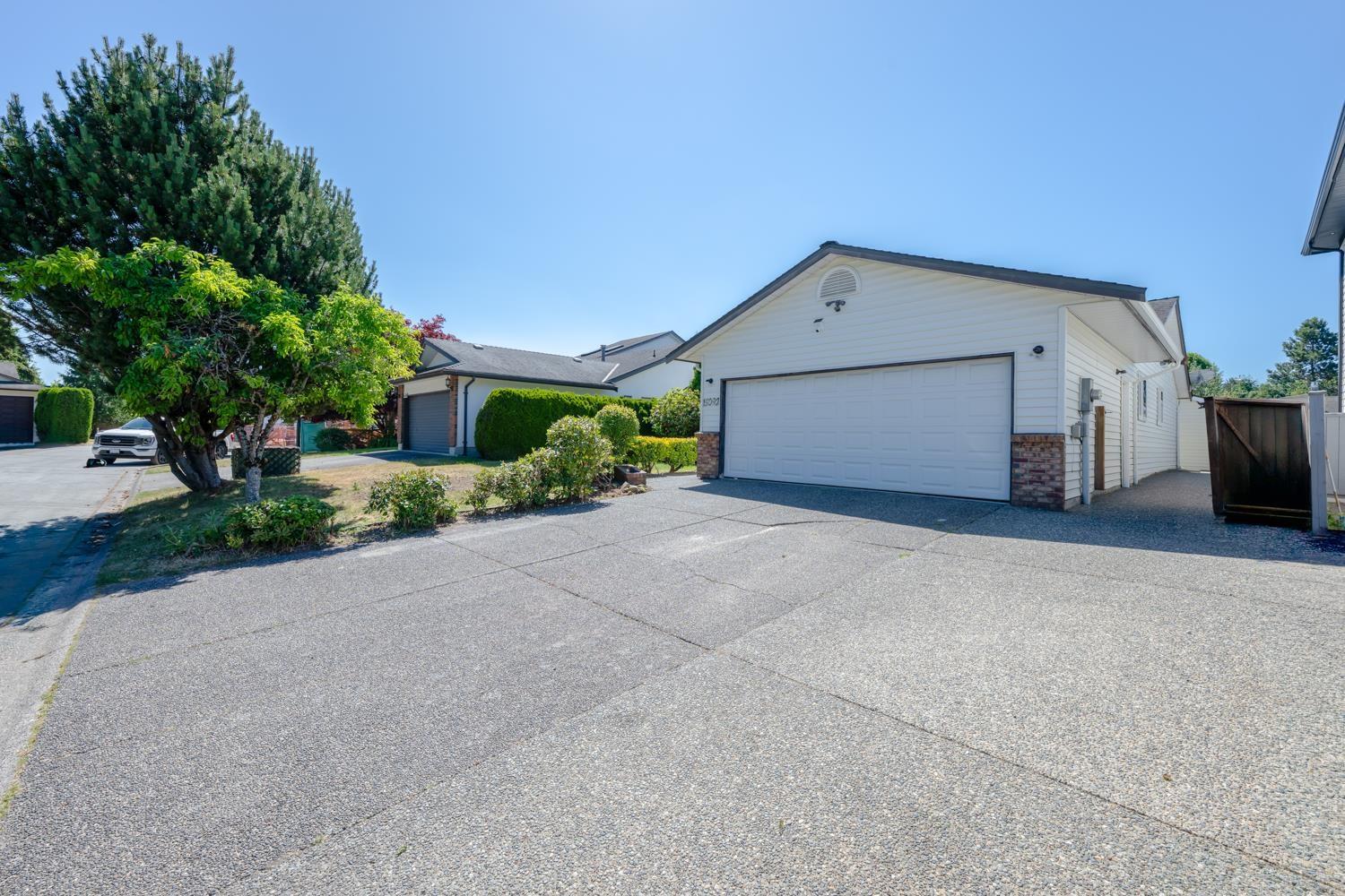 15092 19a Avenue Property Photo 15