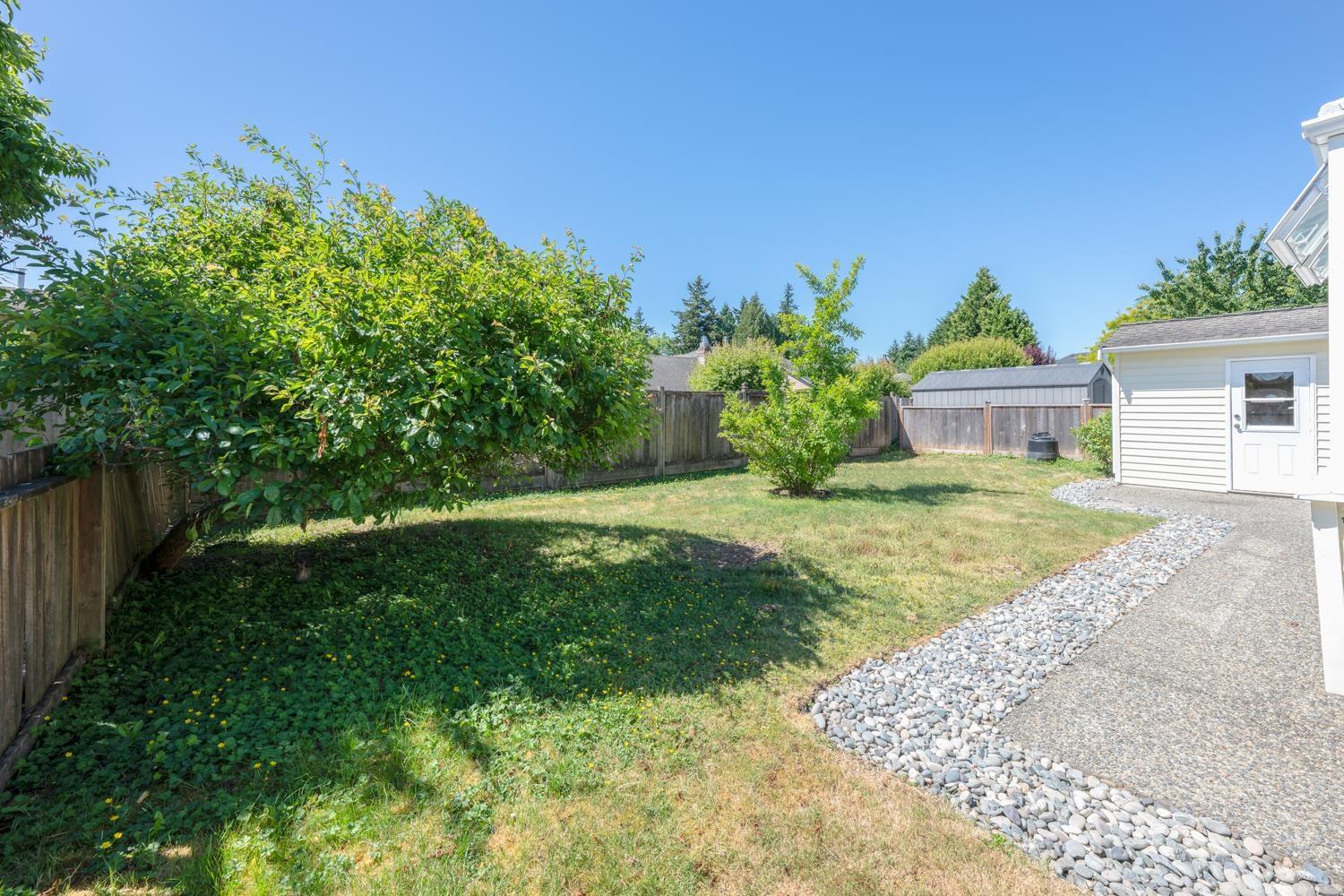 15092 19a Avenue Property Photo 16
