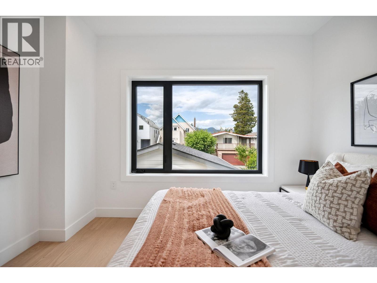 #2 1079 E 14th Avenue Property Photo 16