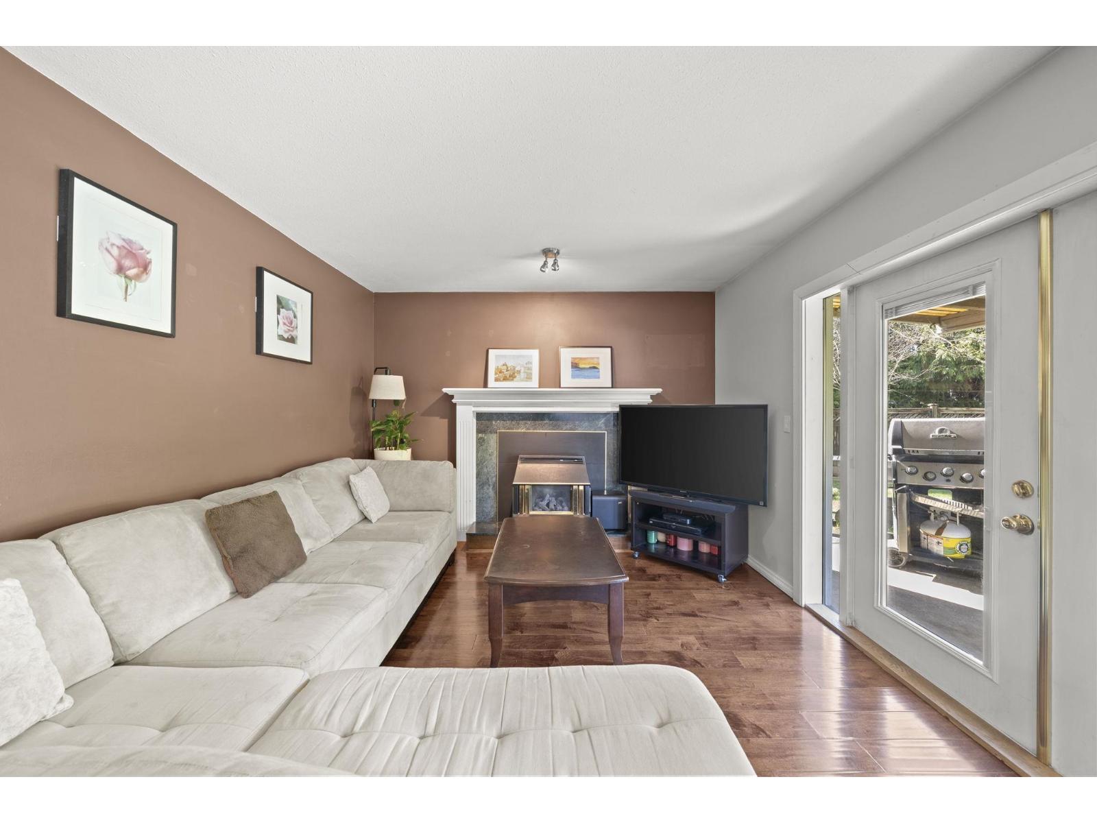 8891 157 Street Property Photo 9
