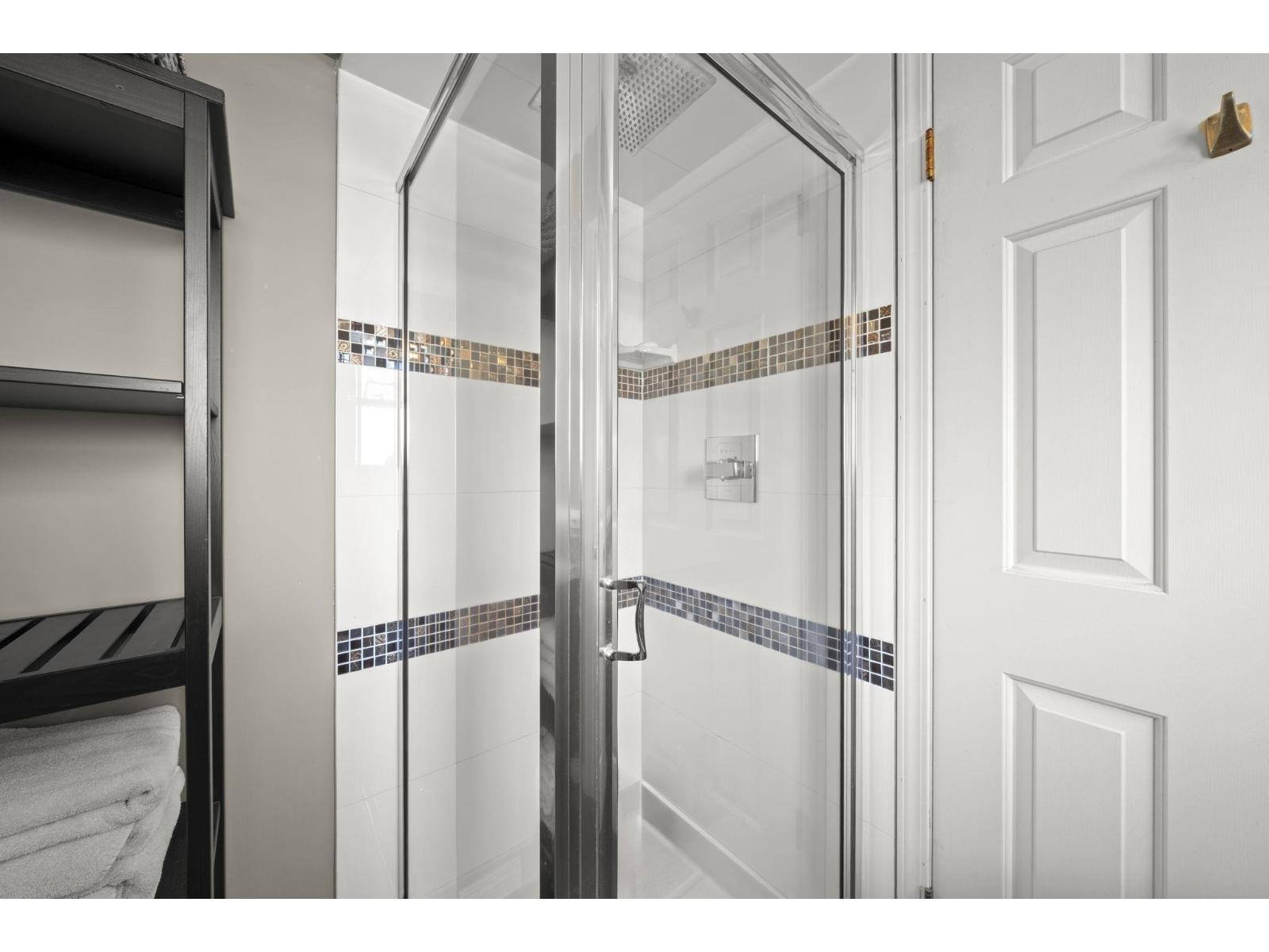 8891 157 Street Property Photo 16