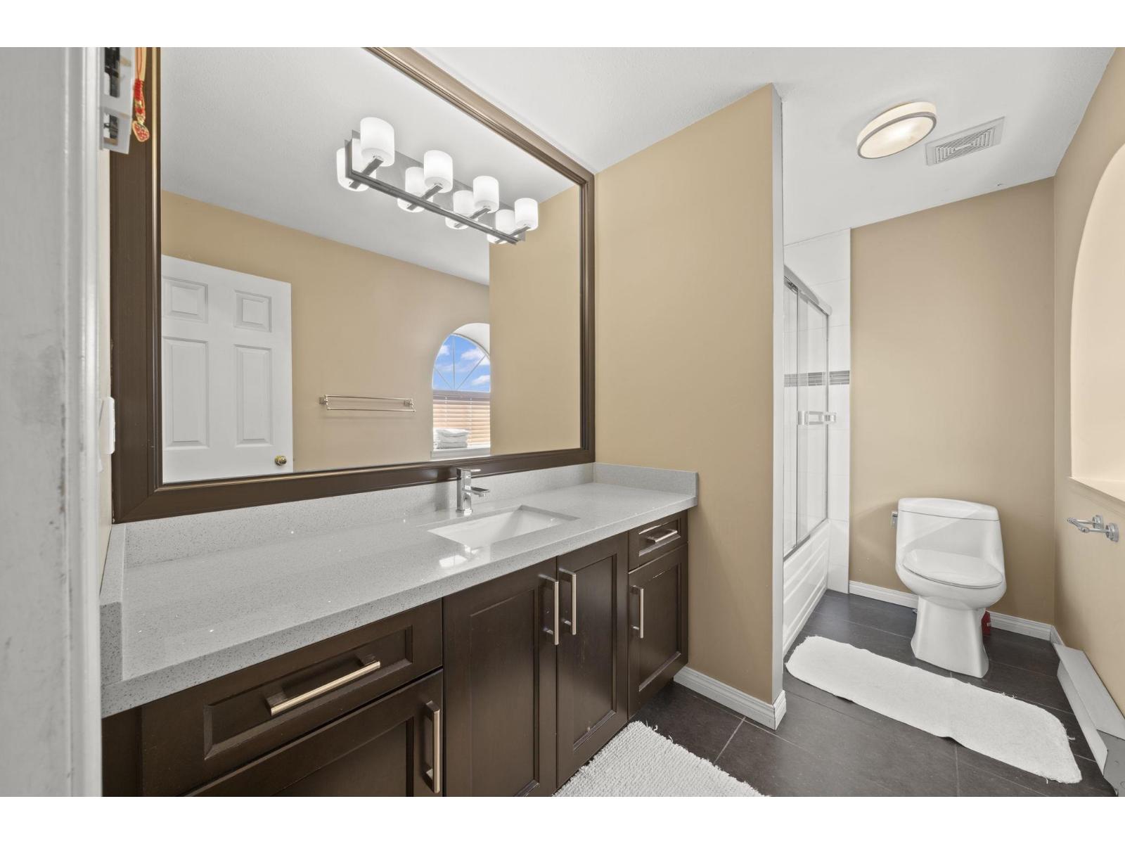 8891 157 Street Property Photo 17