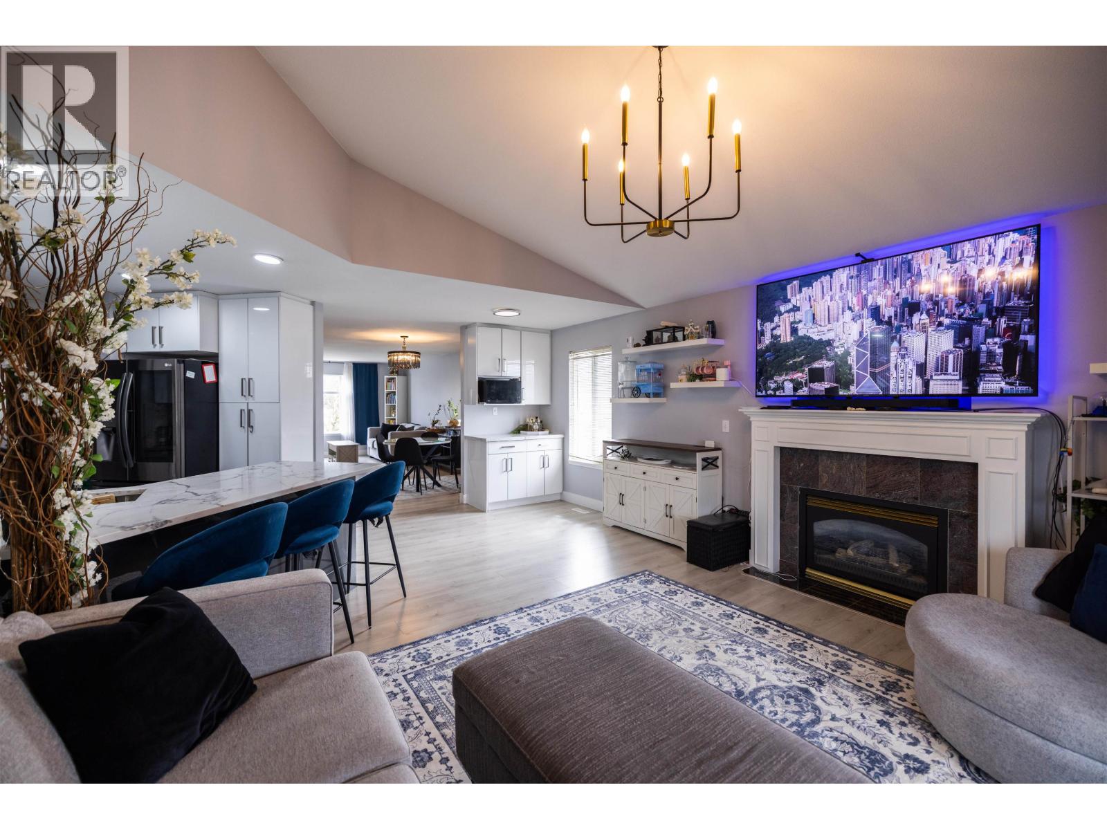 11537 240 Street Property Photo 10