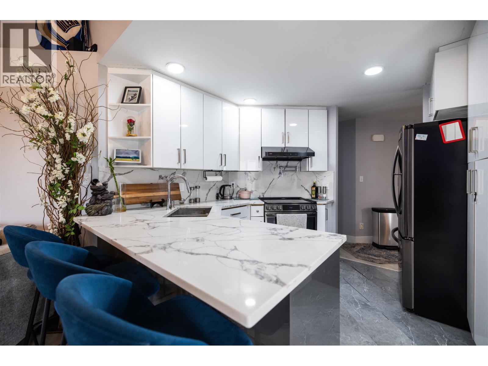 11537 240 Street Property Photo 15