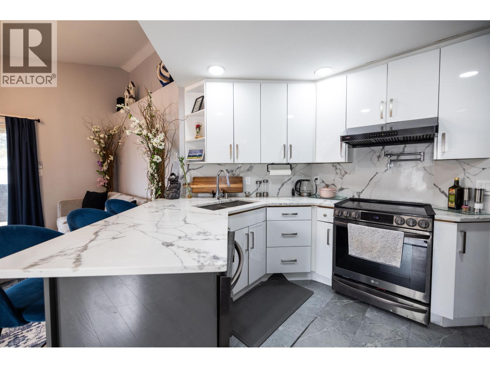 11537 240 Street Property Photo 16