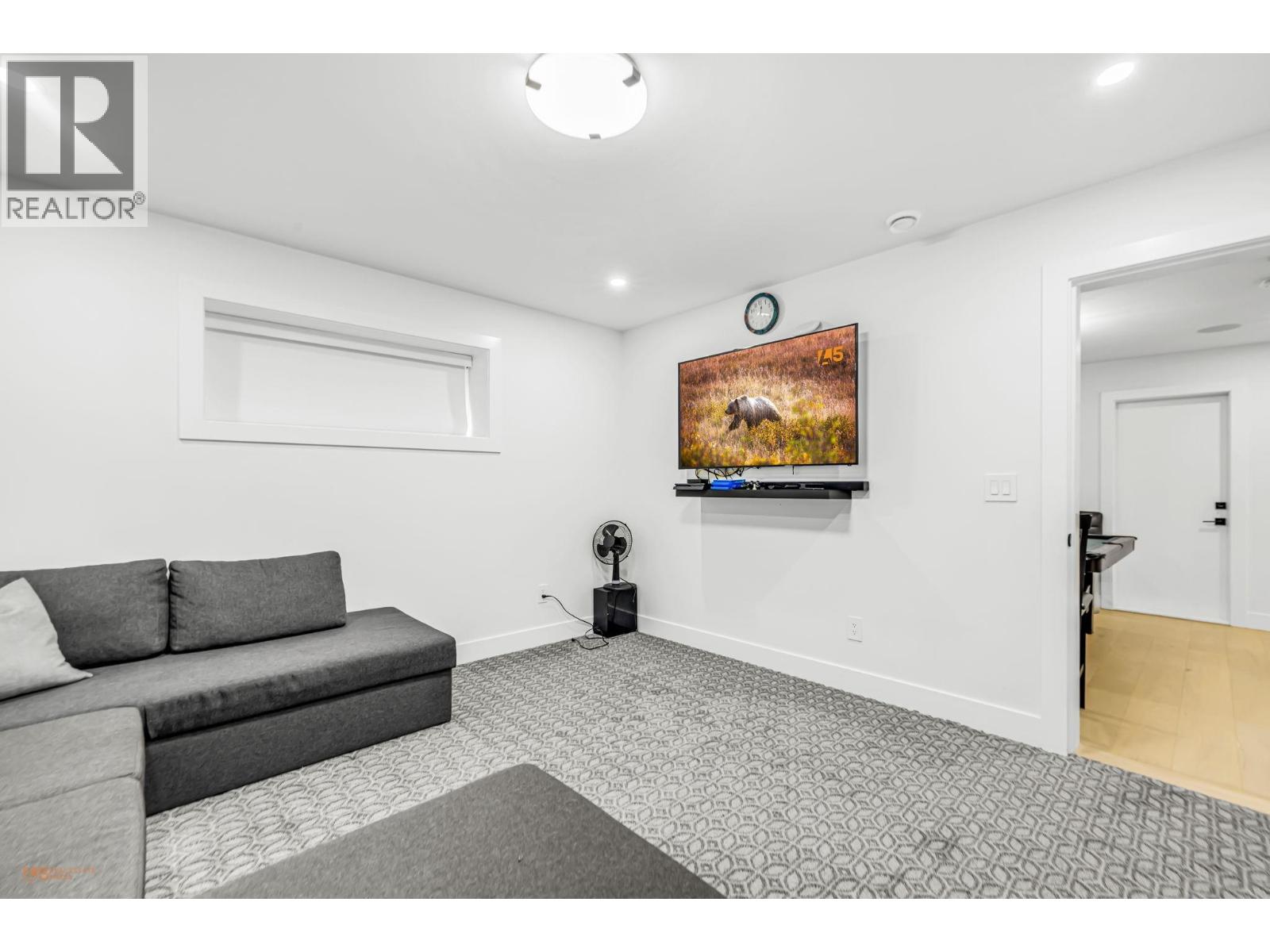 278 56 Street Property Photo 23