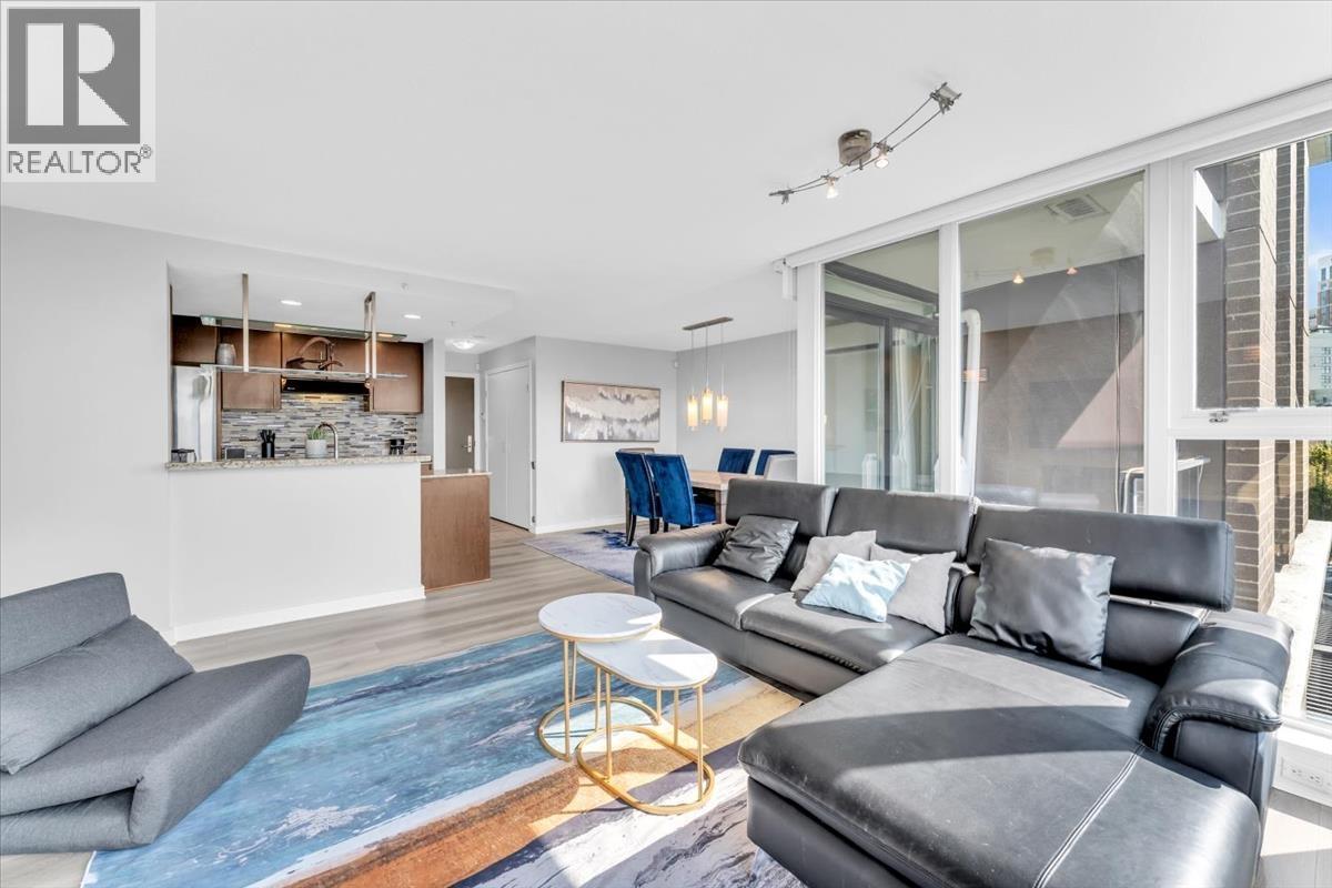 705 583 Beach Crescent Property Photo 10