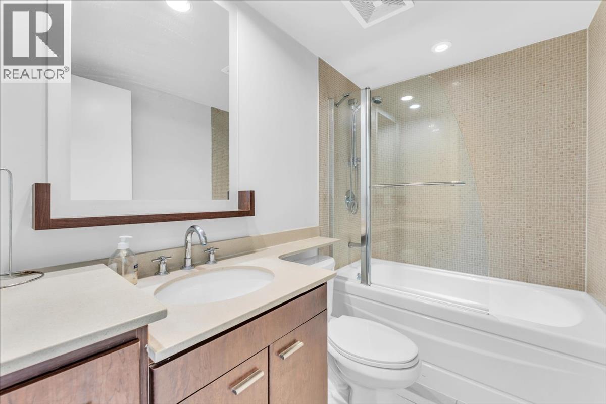 705 583 Beach Crescent Property Photo 20