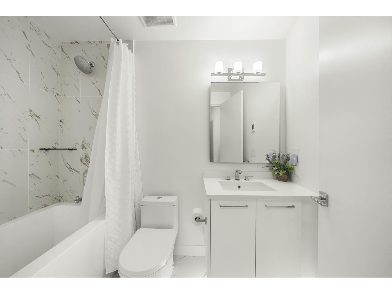 1605 1588 Johnston Road Property Photo 20