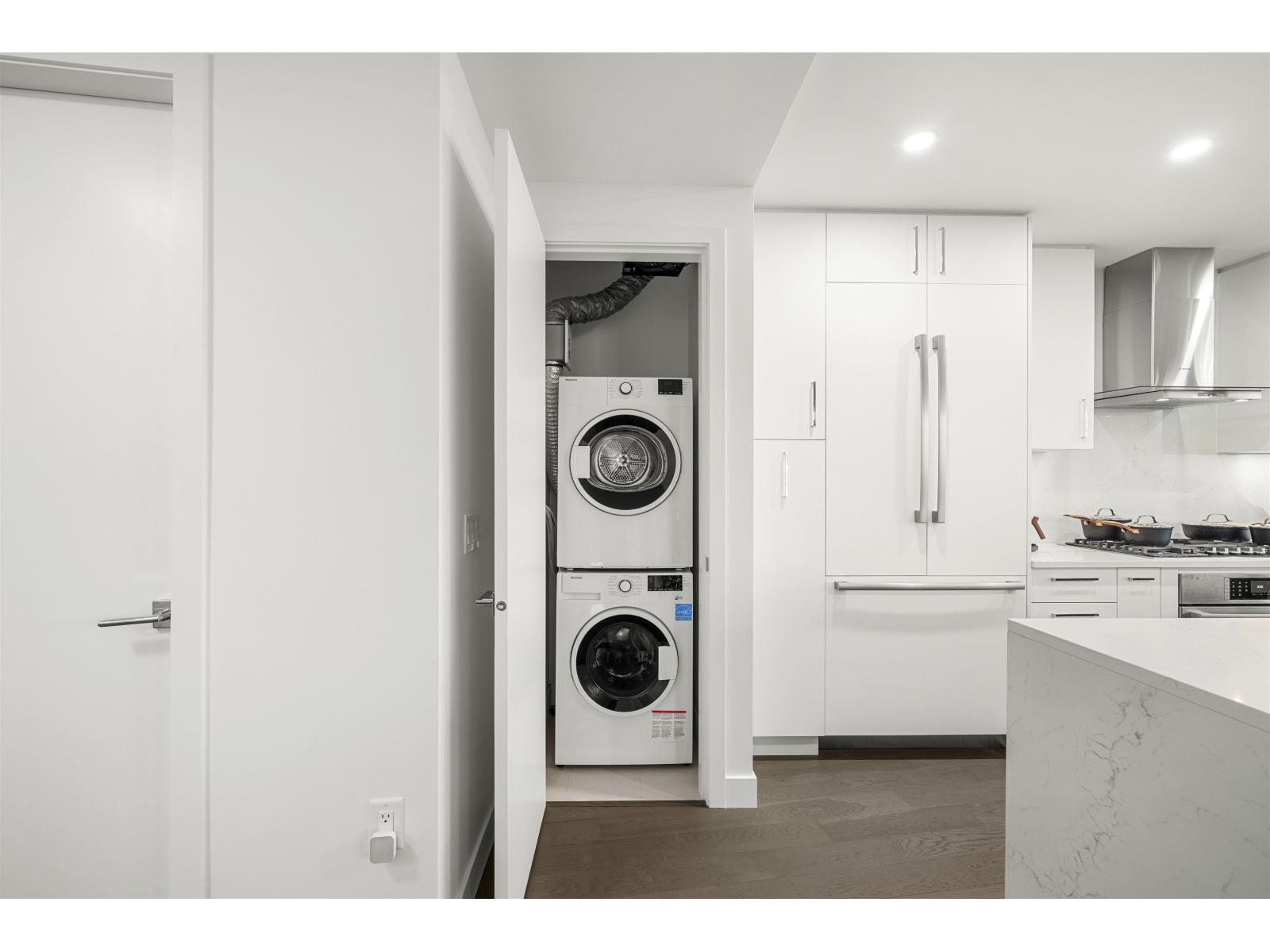 1605 1588 Johnston Road Property Photo 22