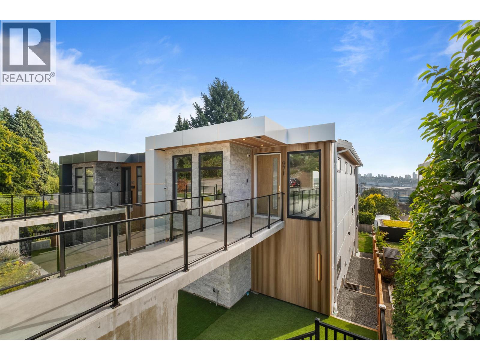 971 Adderley Street Property Photo 1