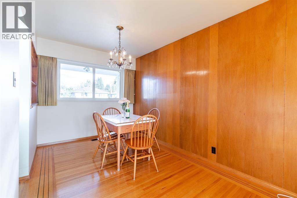5482 Rhodes Street Property Photo 10