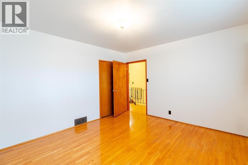 5482 Rhodes Street Property Photo 15