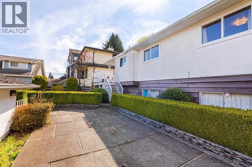 5482 Rhodes Street Property Photo 18