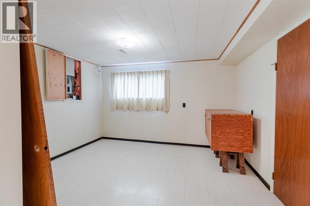 5482 Rhodes Street Property Photo 23