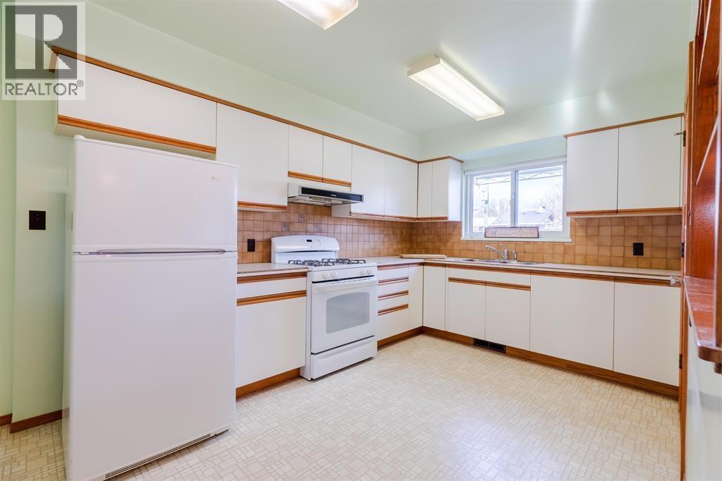 5482 Rhodes Street Property Photo 29