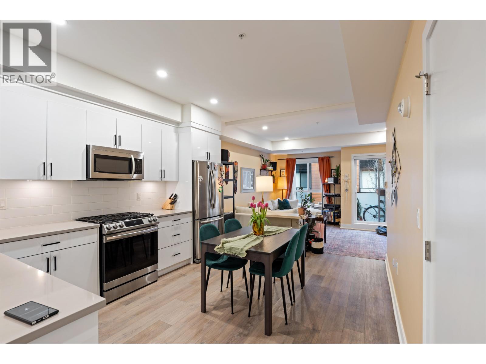 213 37808 Third Avenue Property Photo 7
