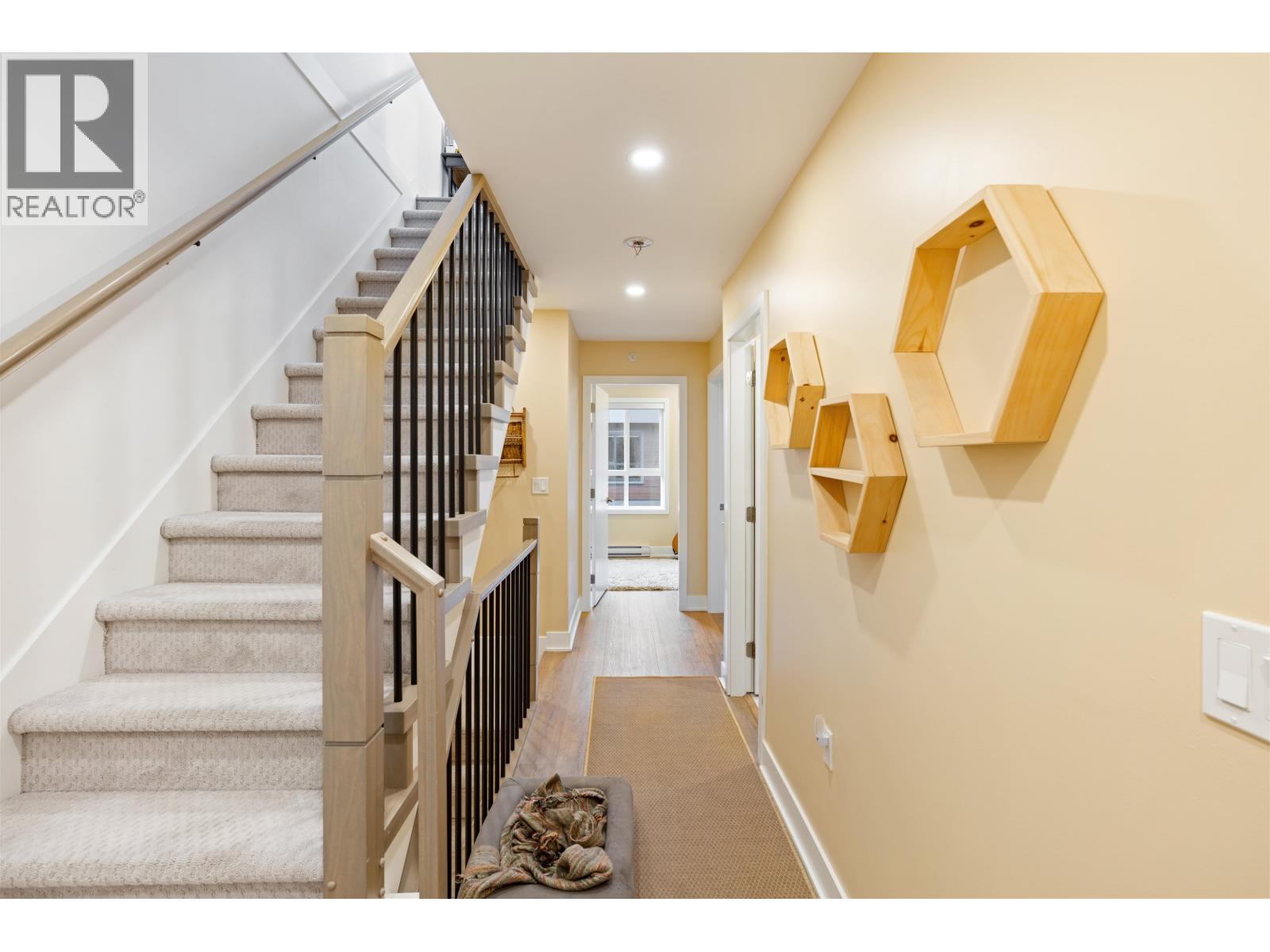 213 37808 Third Avenue Property Photo 18