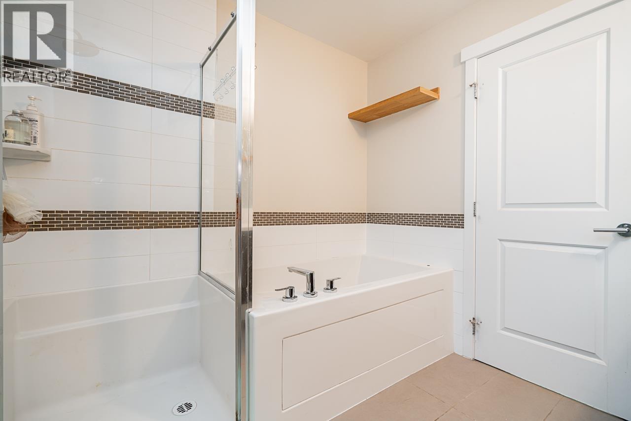 49 9728 Alexandra Road Property Photo 9