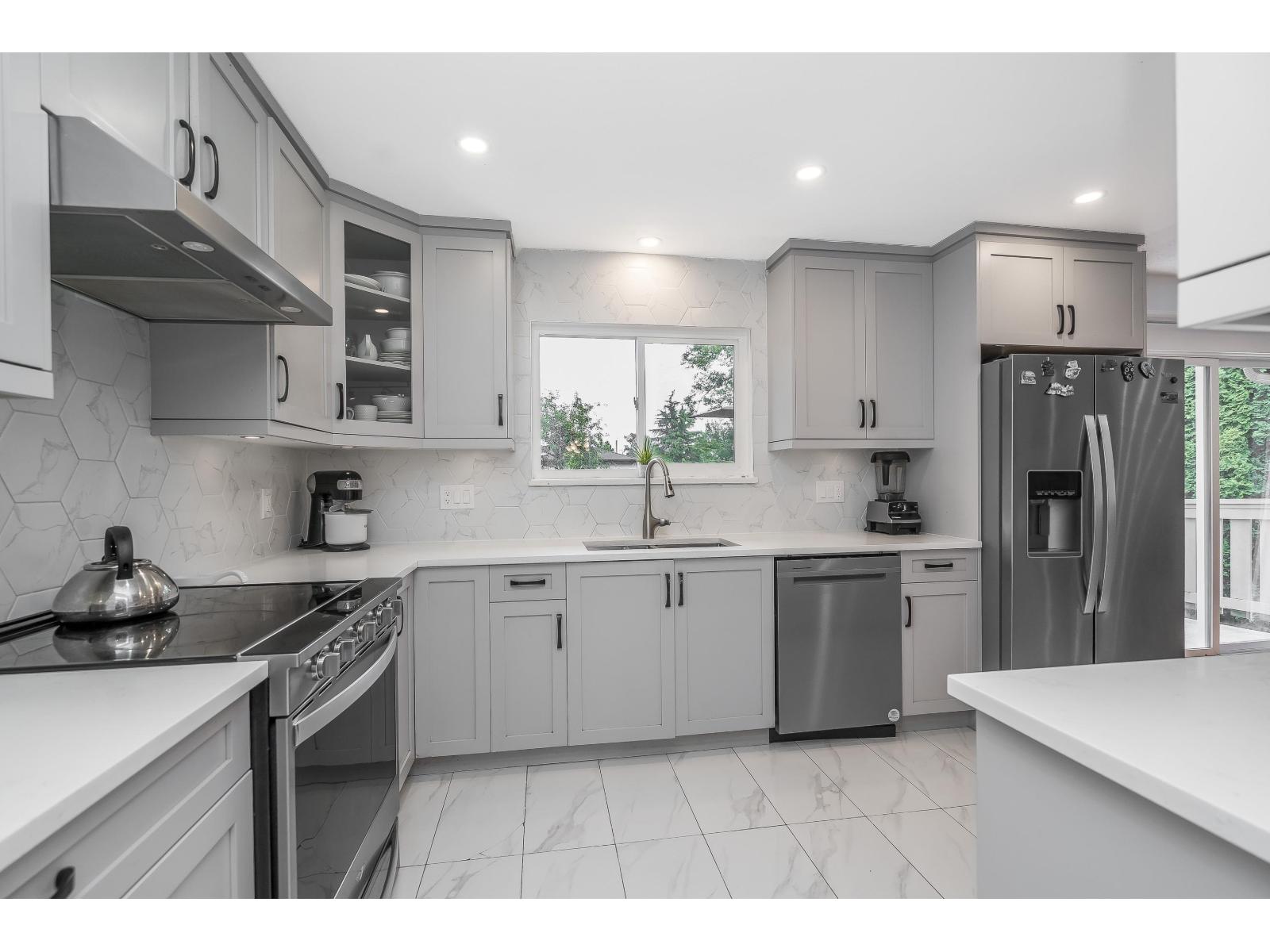 1728 156 STREET Property Photo 1