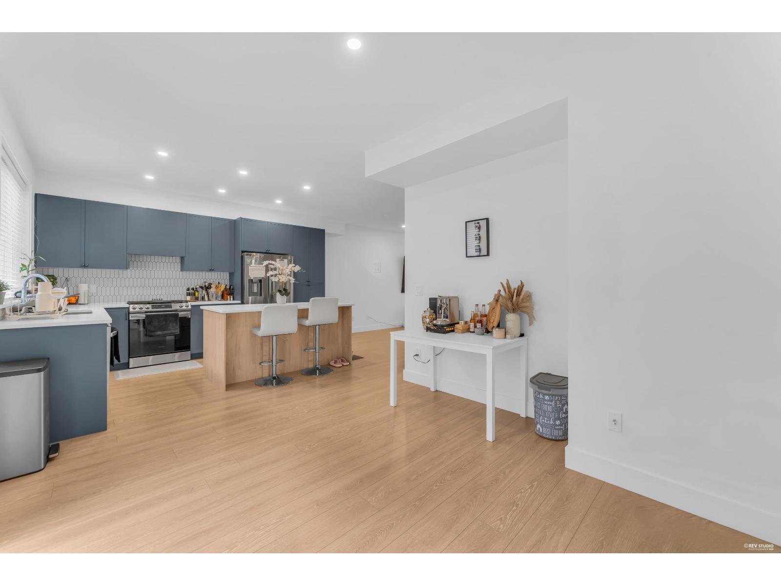 32 14355 62 Avenue Property Photo 11