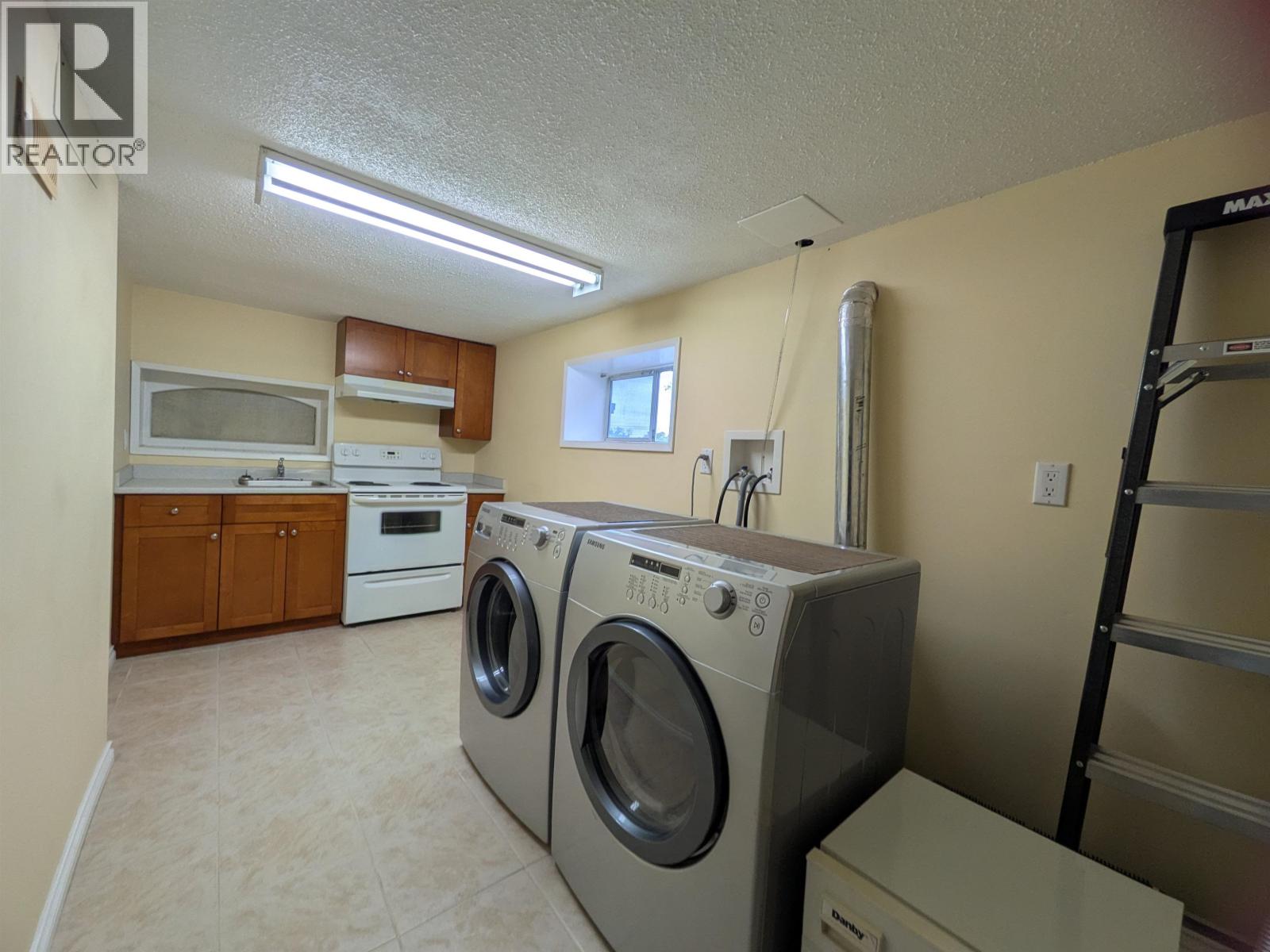 966 E 64th Avenue Property Photo 27