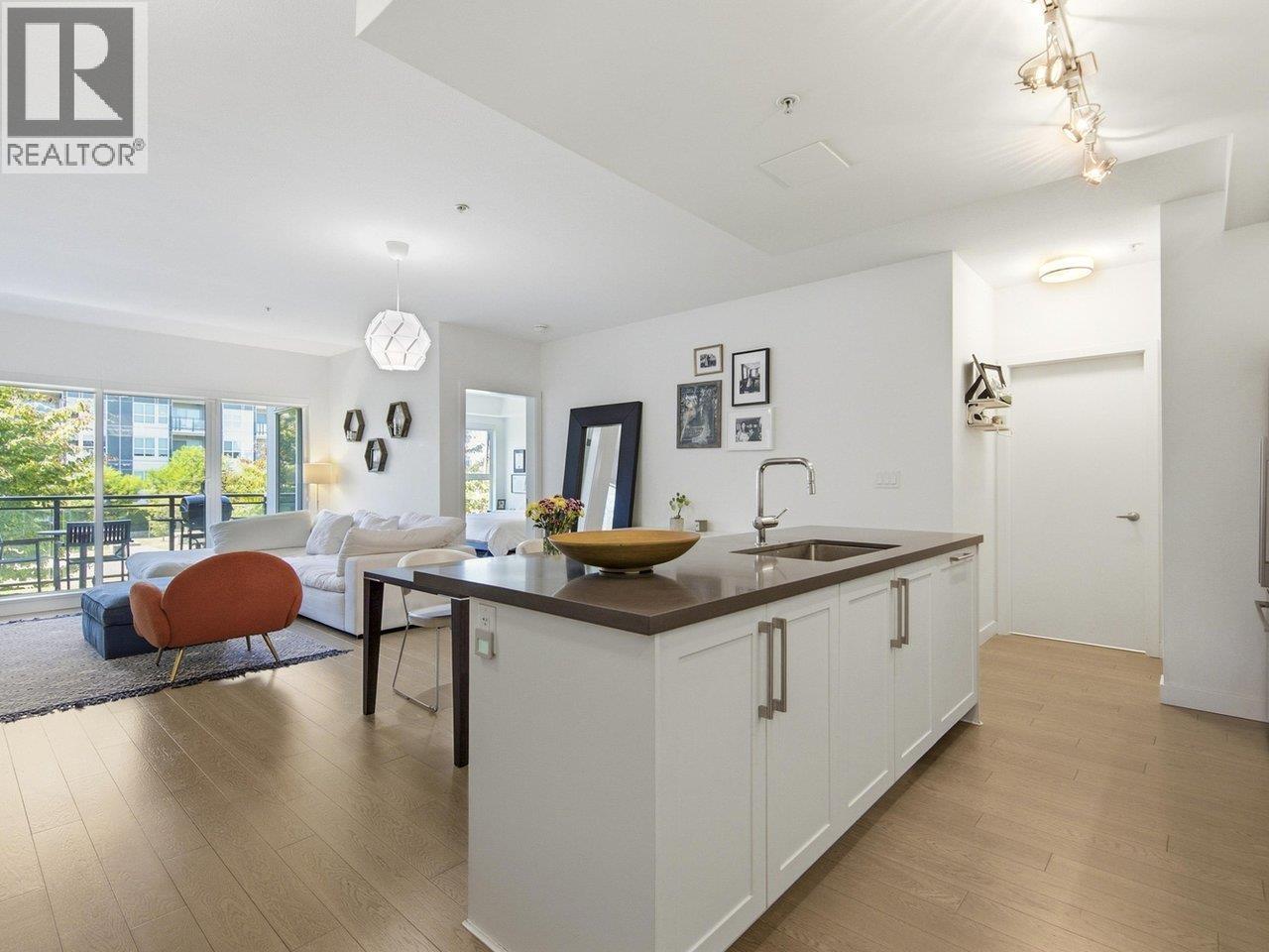 210 10177 River Drive Property Photo 4