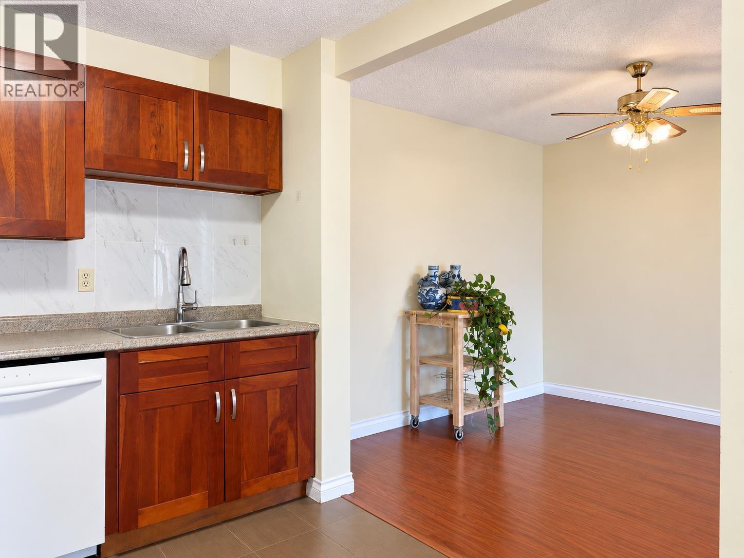 812 6611 Minoru Boulevard Property Photo 8