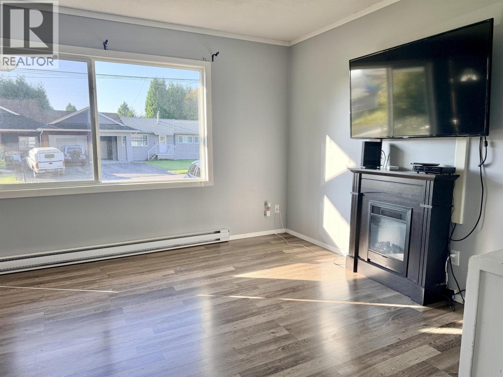 28 Lillooet Crescent Property Photo 4