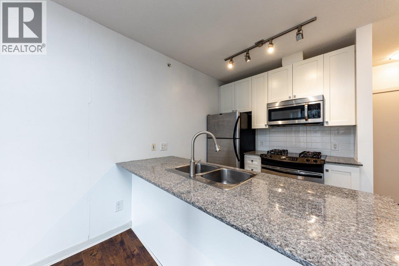 480 Robson Street Property Photo 3