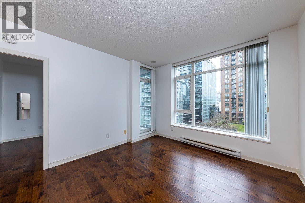 480 Robson Street Property Photo 4
