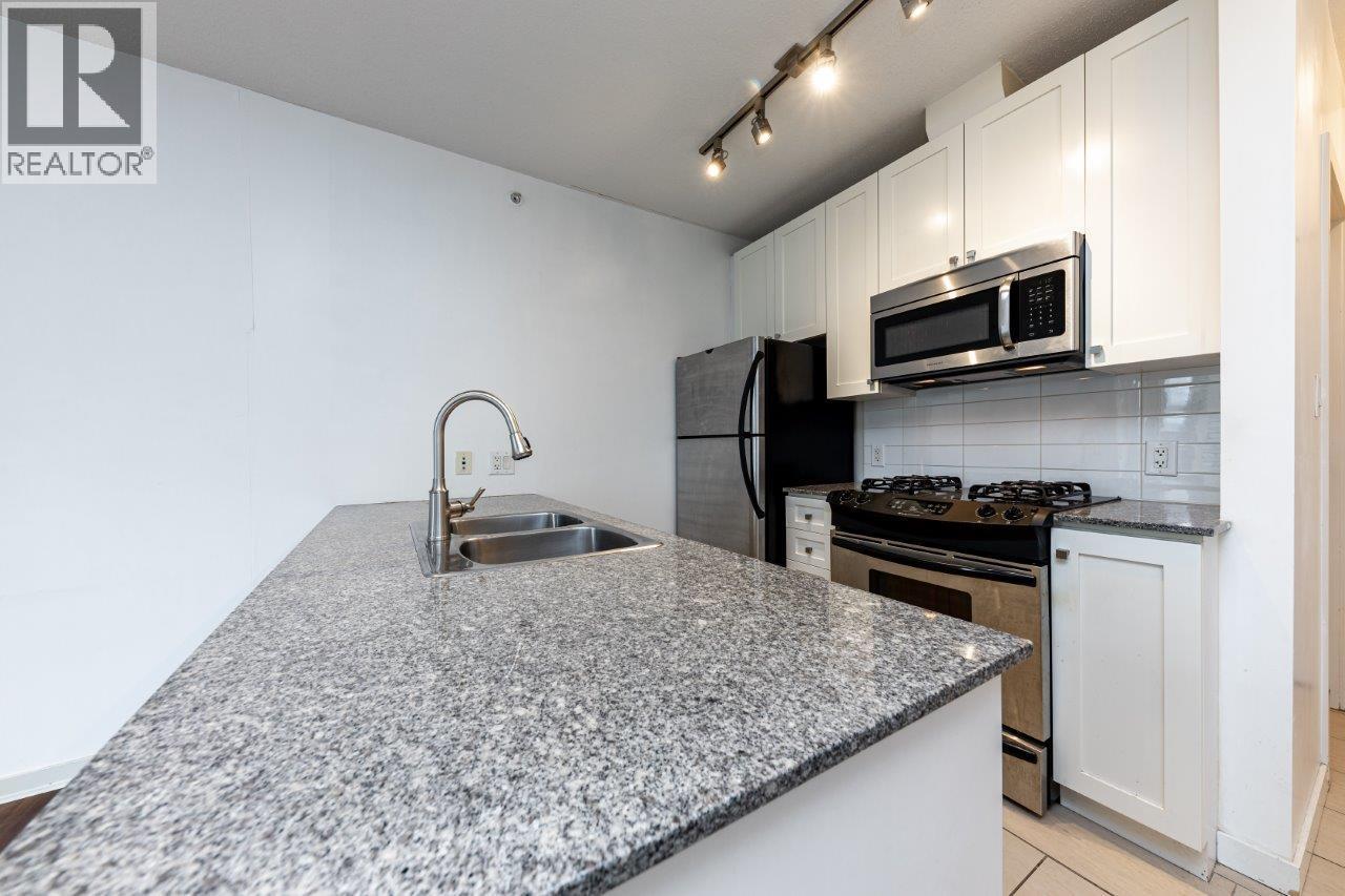480 Robson Street Property Photo 7