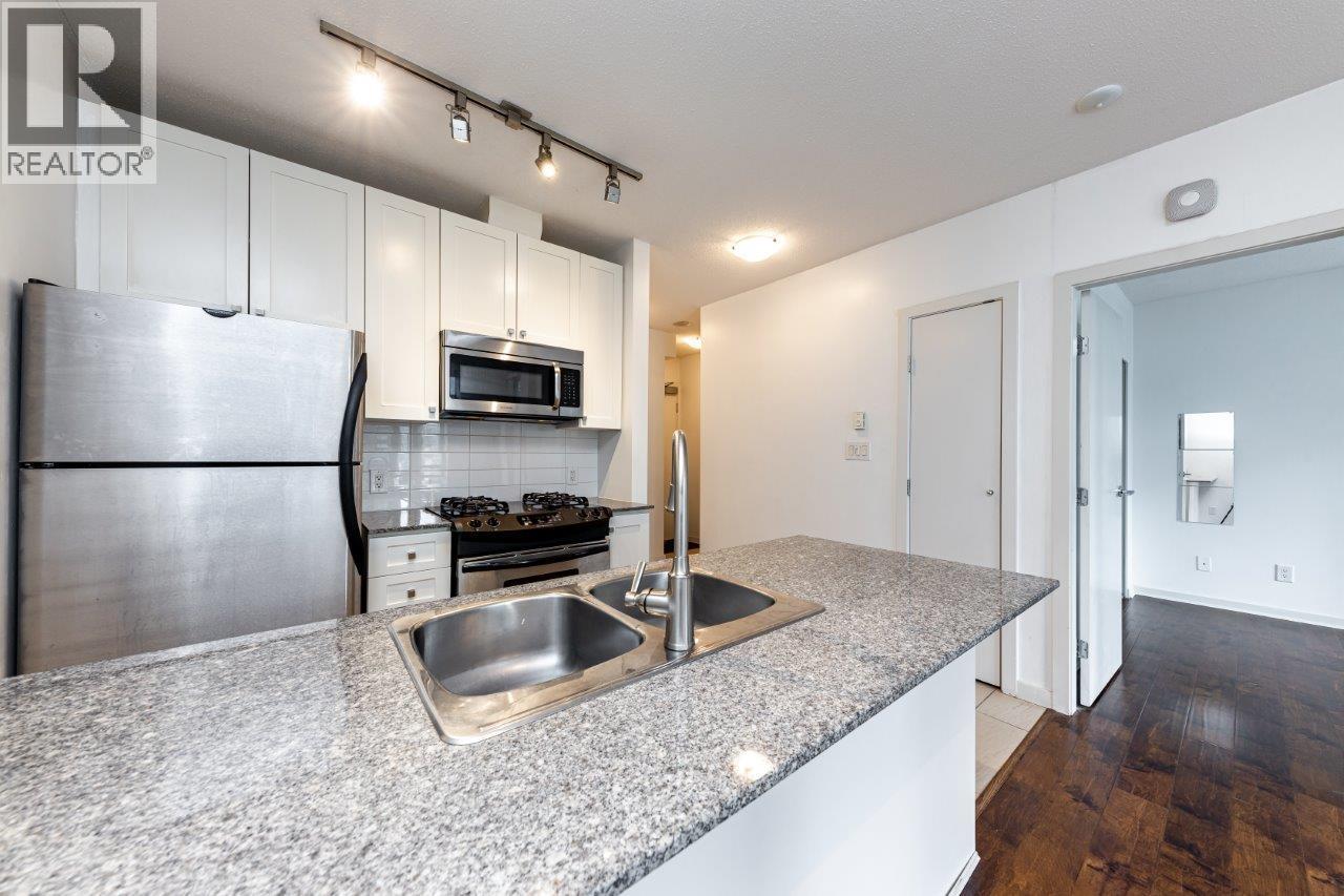 480 Robson Street Property Photo 8