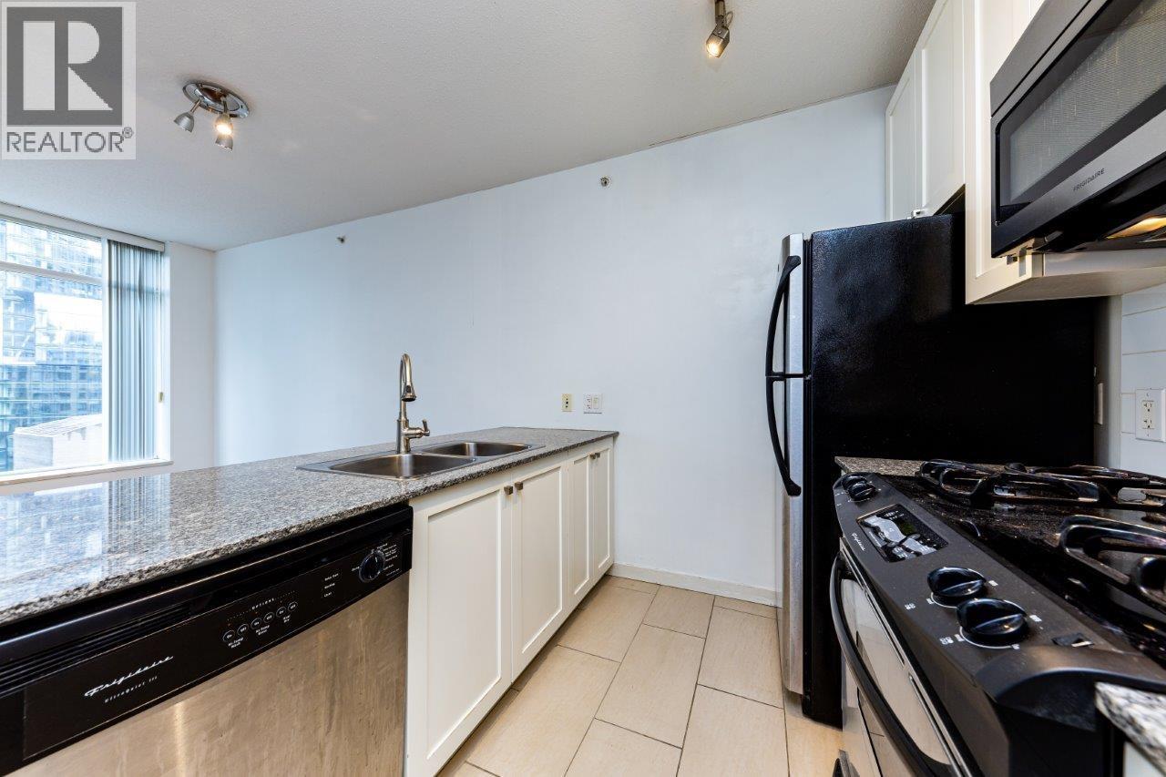 480 Robson Street Property Photo 9